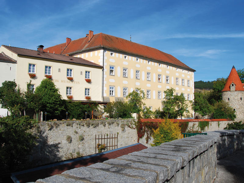 Hotel Hubertus Фрайштадт Экстерьер фото